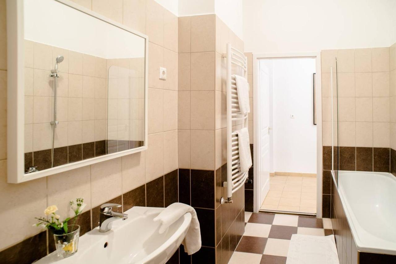Cosy & Central A/C Apartment Budapest Exterior photo